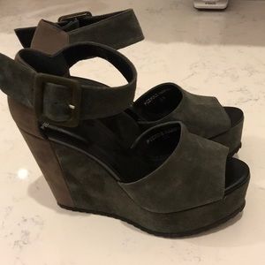 Pierre hardy platform